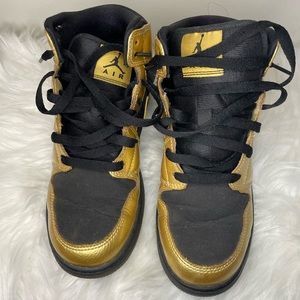 Jordan Mid 1 Metallic Gold Coin Black